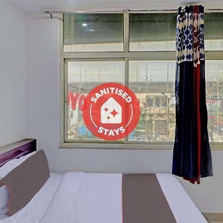 Oyo 81168 Collection O Dwarka Mor New Delhi Buitenkant foto