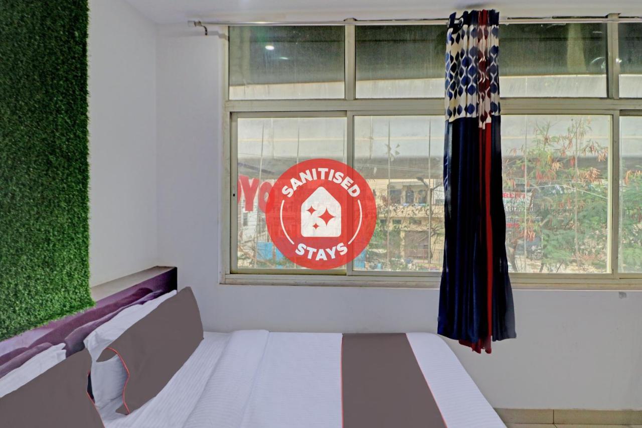 Oyo 81168 Collection O Dwarka Mor New Delhi Buitenkant foto
