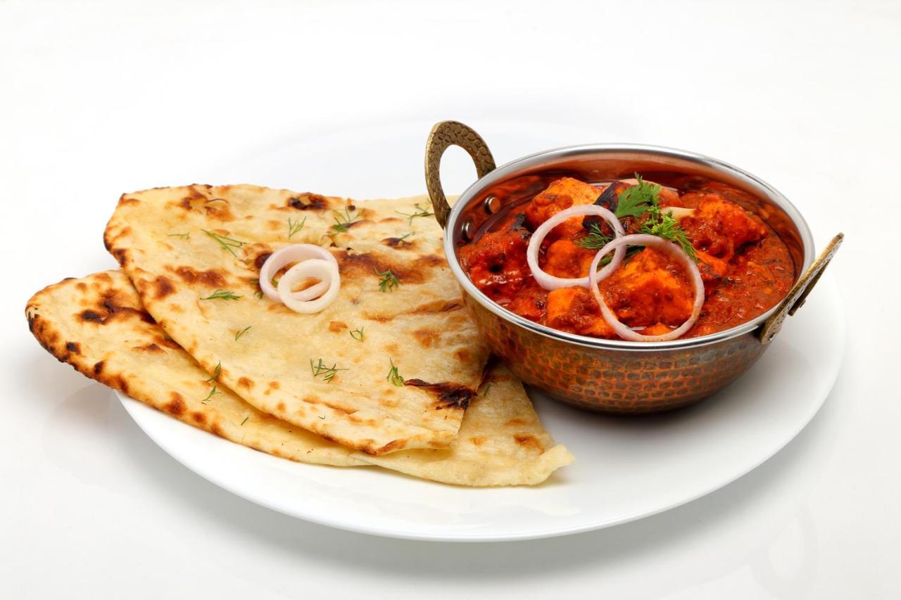 Oyo 81168 Collection O Dwarka Mor New Delhi Buitenkant foto